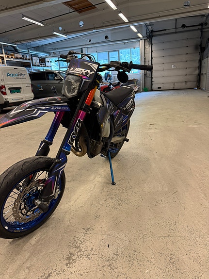 Husqvarna FE 450 10 of 17