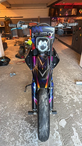Husqvarna FE 450 6 of 17