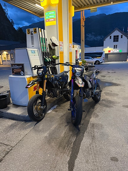 Husqvarna FE 450 14 of 17