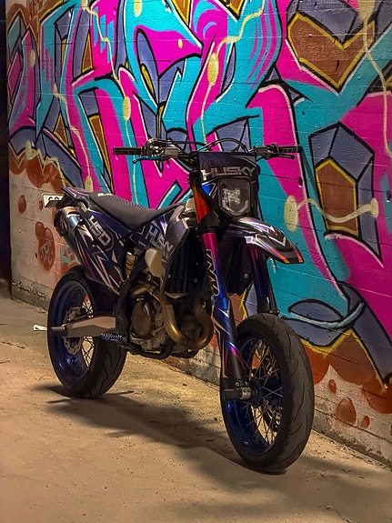 Husqvarna FE 450 3 of 17