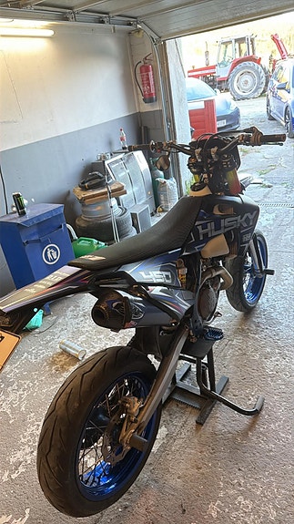 Husqvarna FE 450 4 of 17
