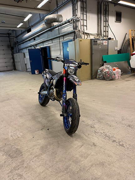 Husqvarna FE 450 7 of 17