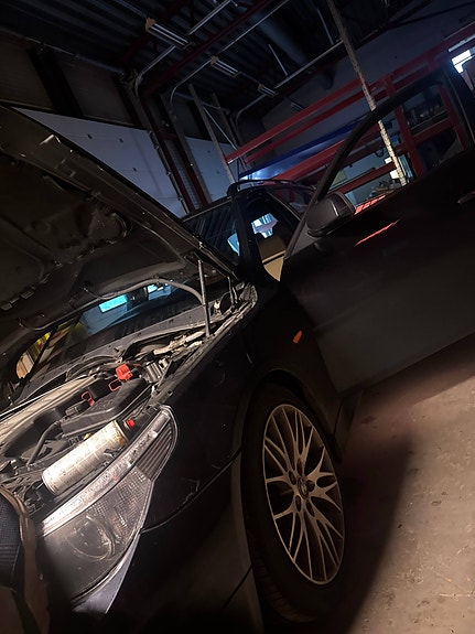 BMW 525d 4 of 7
