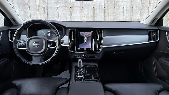 Volvo V90 16 of 30
