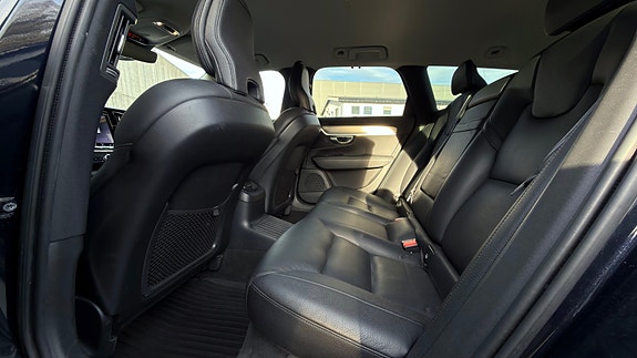 Volvo V90 14 of 30