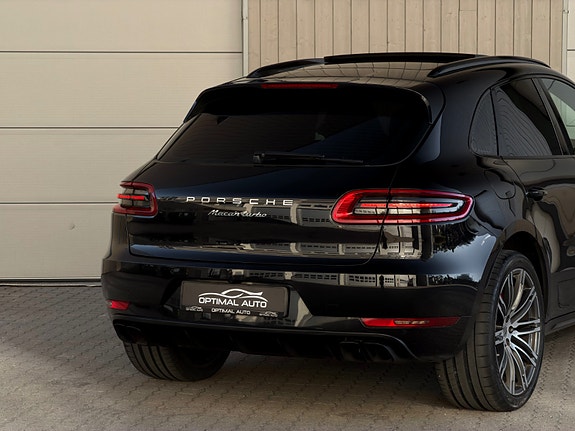 Porsche Macan 8 of 30