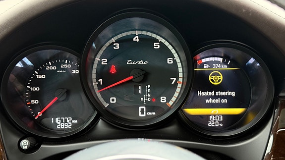 Porsche Macan 22 of 30