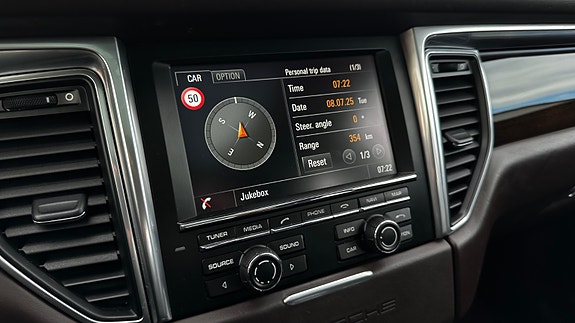 Porsche Macan 28 of 30