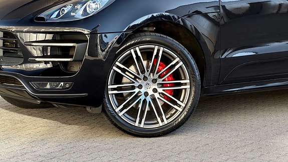 Porsche Macan 3 of 30