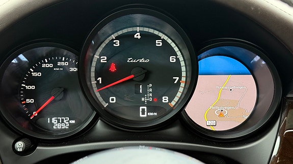 Porsche Macan 21 of 30
