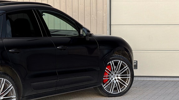 Porsche Macan 10 of 30