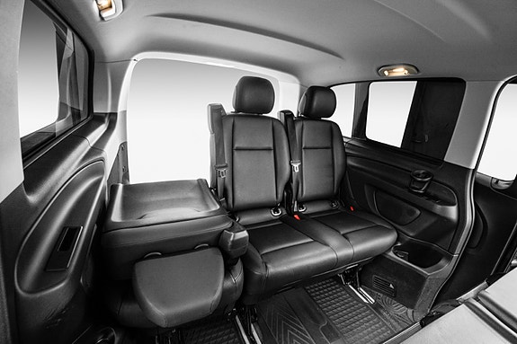 Mercedes-Benz Vito 119 28 of 30
