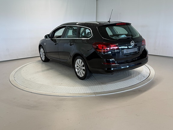 Opel Astra 4 of 30