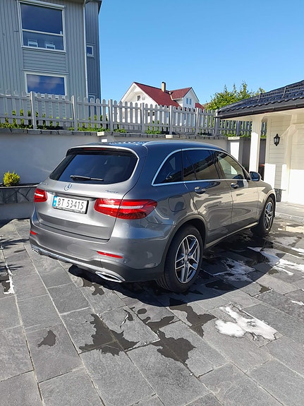 Mercedes-Benz GLC220 d 2 of 18