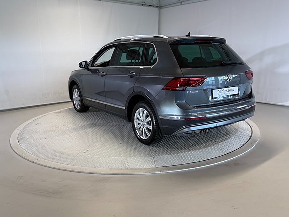Volkswagen Tiguan 4 of 30