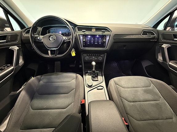 Volkswagen Tiguan 5 of 30