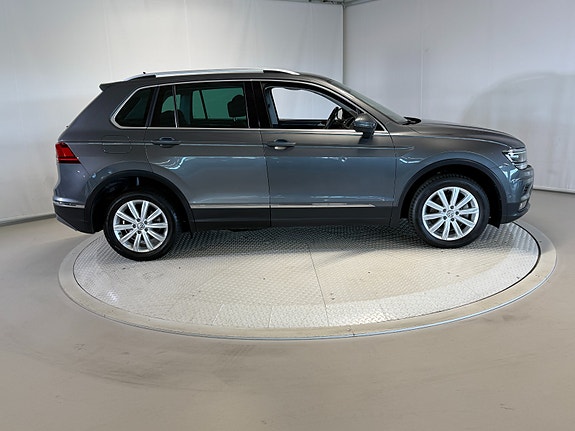 Volkswagen Tiguan 12 of 30