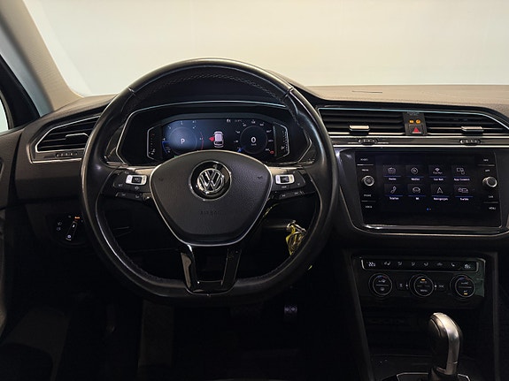 Volkswagen Tiguan 16 of 30