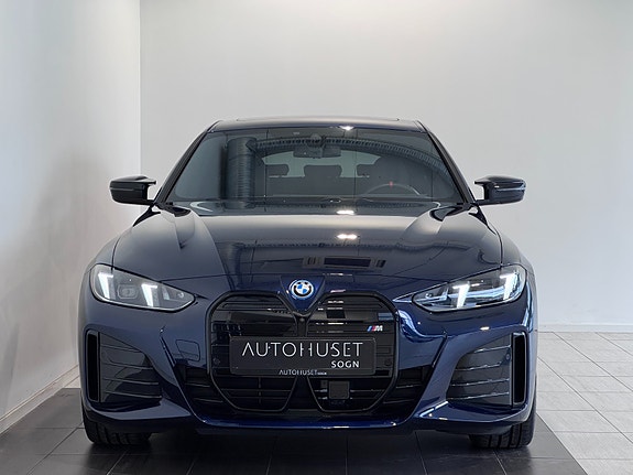 BMW i4 3 of 30