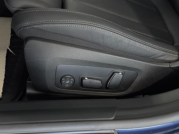 BMW i4 27 of 30