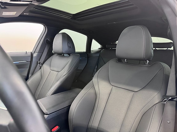 BMW i4 20 of 30