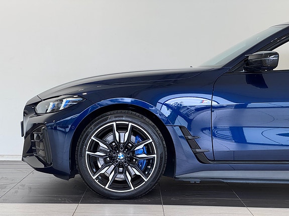 BMW i4 5 of 30
