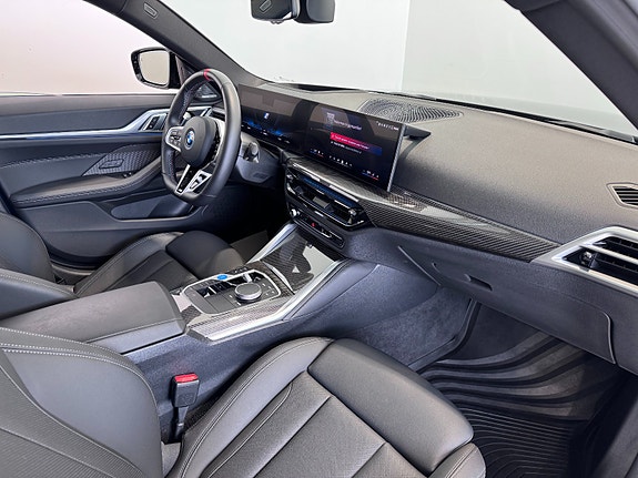 BMW i4 12 of 30