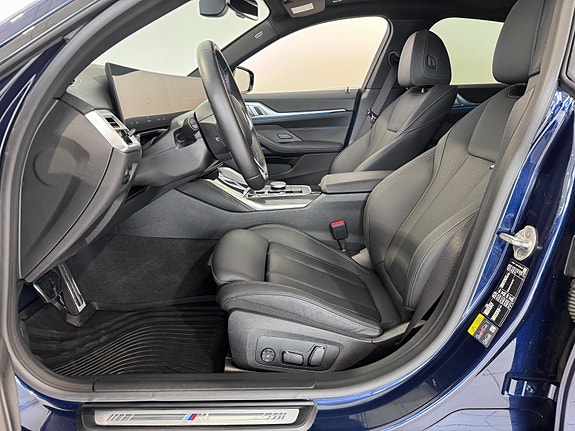 BMW i4 16 of 30