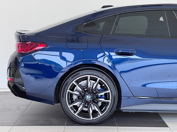 BMW i4 11 of 30