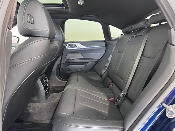 BMW i4 22 of 30