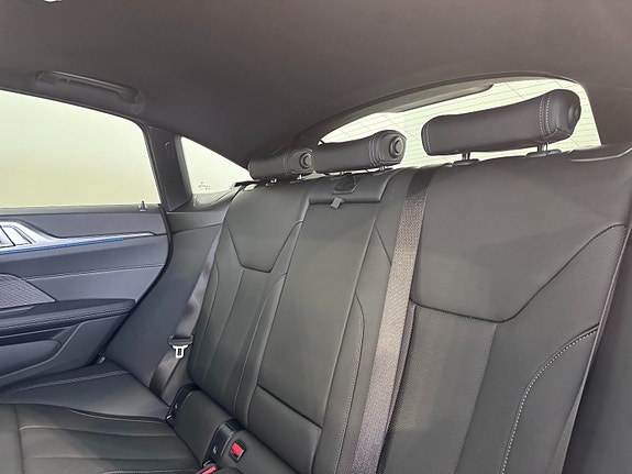 BMW i4 23 of 30