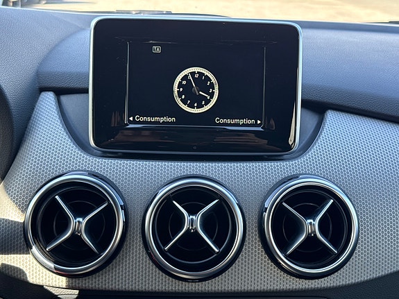 Mercedes-Benz 220 B 17 of 22
