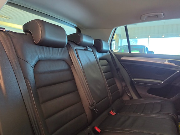 Volkswagen 13 of 26