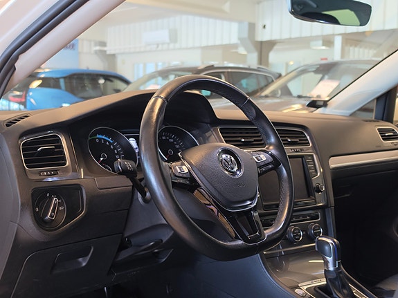 Volkswagen 10 of 26