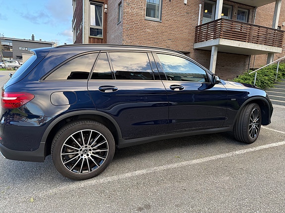 Mercedes-Benz GLC350 e 2 of 16
