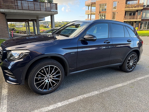 Mercedes-Benz GLC350 e 3 of 16