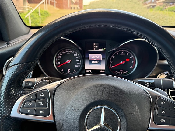 Mercedes-Benz GLC350 e 7 of 16