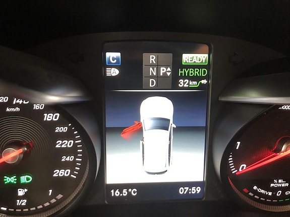 Mercedes-Benz GLC350 e 11 of 16