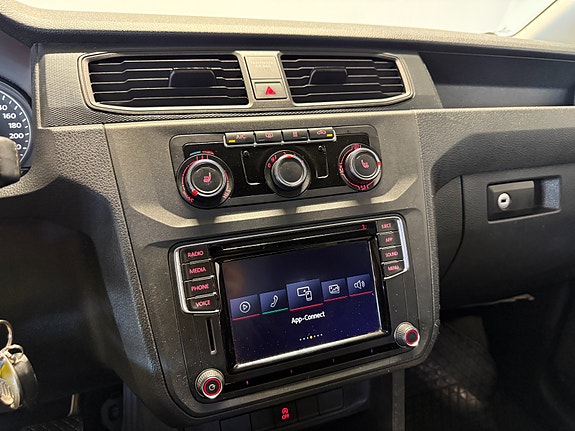 Volkswagen Caddy Maxi 30 of 30