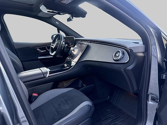 Mercedes-Benz EQE SUV 18 of 19