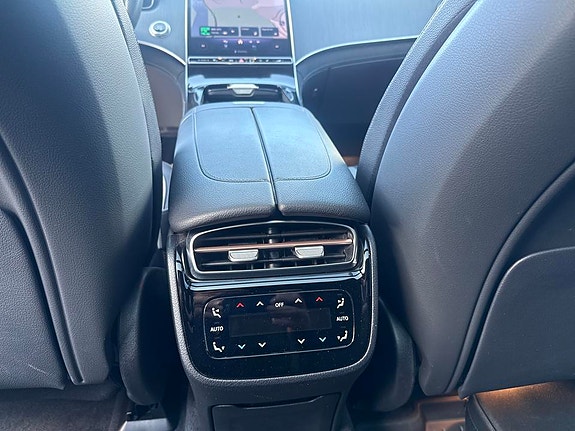 Mercedes-Benz EQE SUV 13 of 19