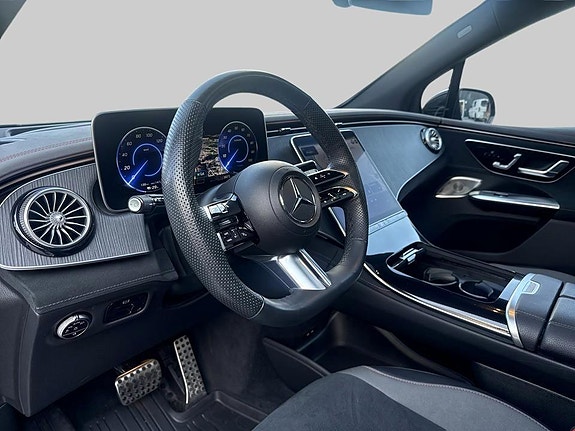 Mercedes-Benz EQE SUV 8 of 19