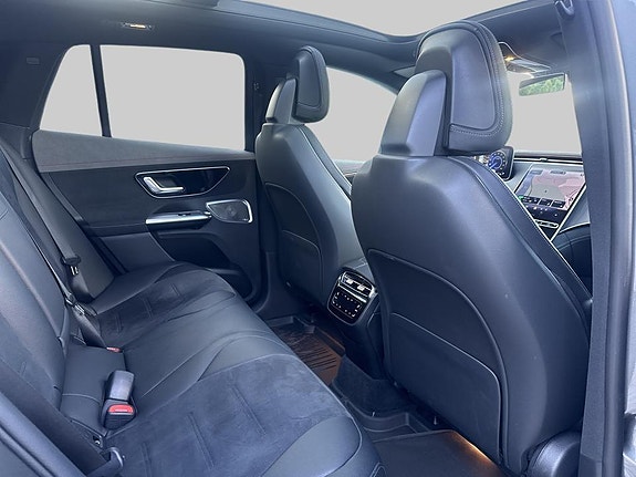 Mercedes-Benz EQE SUV 19 of 19