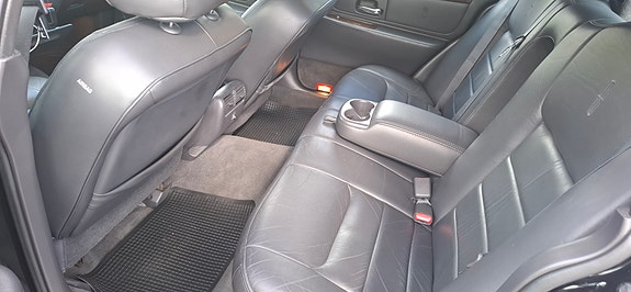 Lincoln Town Car 11 of 12