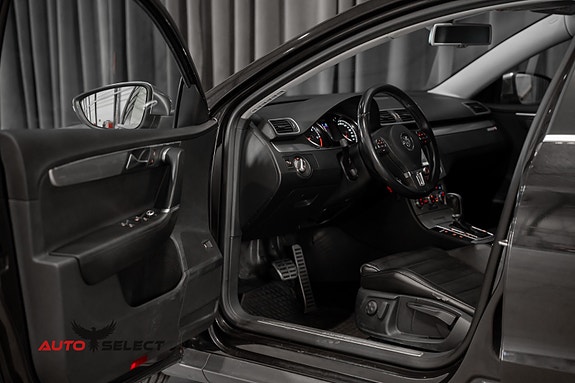 Volkswagen Passat Alltrack 21 of 30