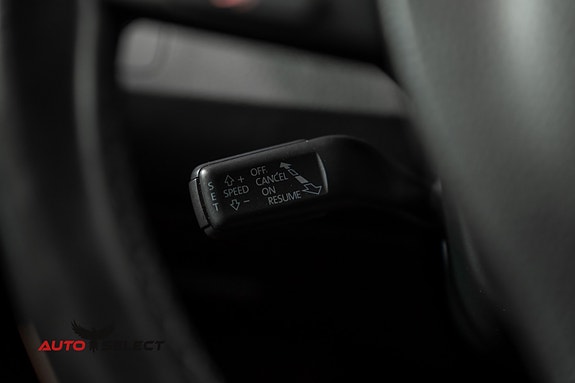 Volkswagen Passat Alltrack 28 of 30