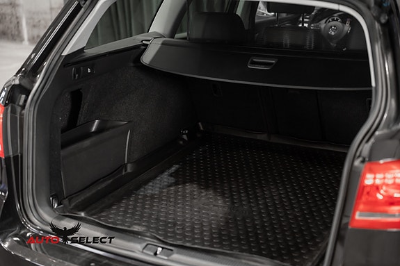 Volkswagen Passat Alltrack 12 of 30