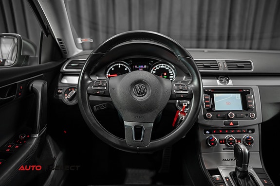 Volkswagen Passat Alltrack 26 of 30