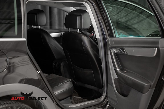 Volkswagen Passat Alltrack 14 of 30