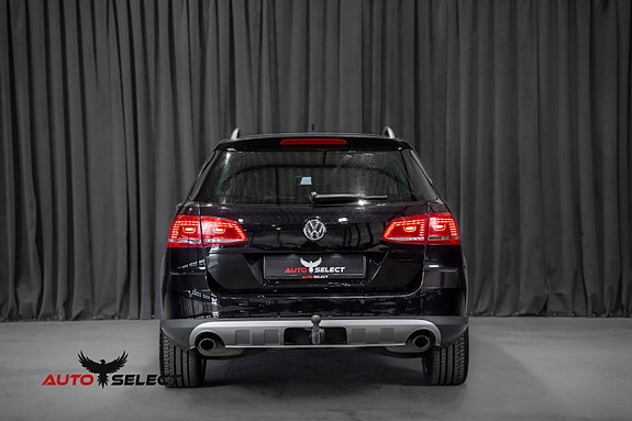 Volkswagen Passat Alltrack 10 of 30